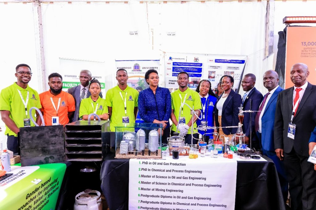 Picture with the Guest of Honor, Hon. Phiona Nyamutoro- State Minister for Energy and Mineral Development, Mr. Ernest Rubondo- Executive Director Petroleum Authority of Uganda, Ass. Professor Justus Kwetegyeka- Deputy Vice Chancellor F&A, Dr. Charles Onyutha - Dean Faculty of Engineering, Dr. William Wanasolo- Head of Department Mining, Chemical and Petroleum Engineering at the Oil & Gas Skills Expo