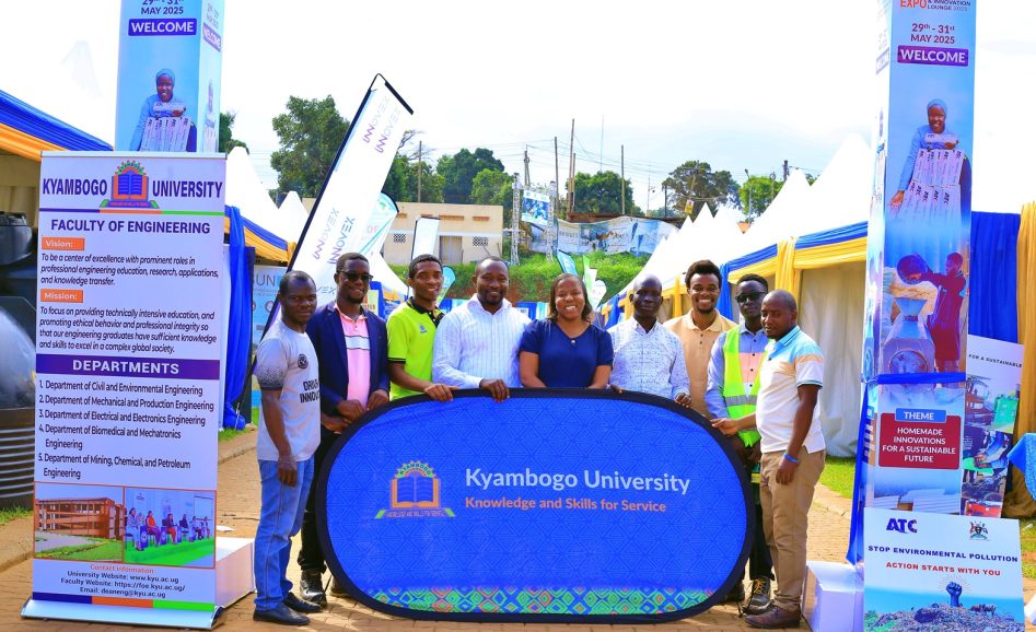 Group photo of exhibitors and Faculty Innovations & Exhibitions team leads
